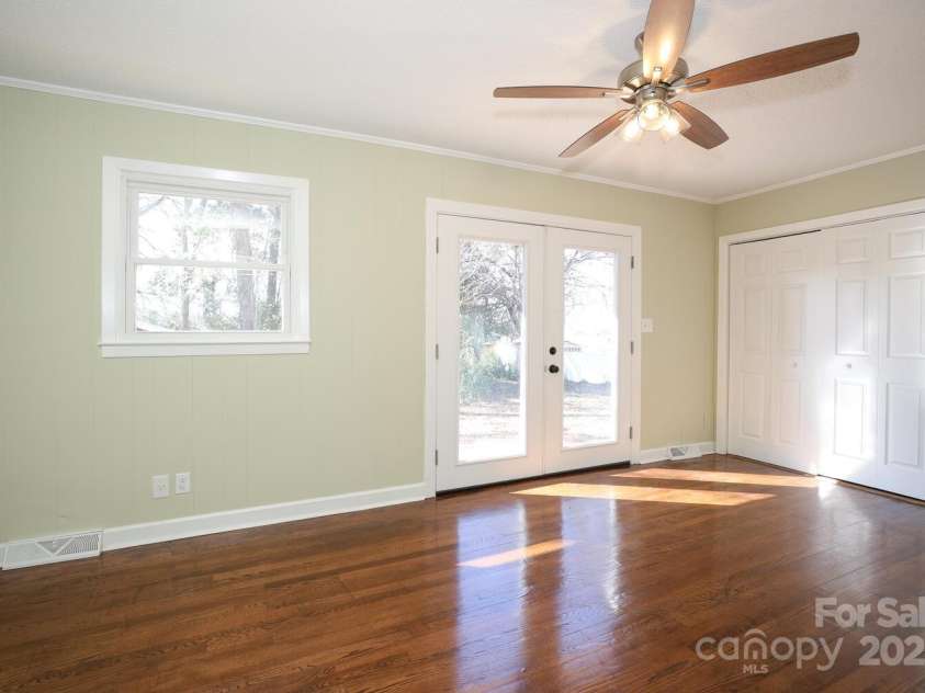 611 Greenbriar Avenue, Rock Hill, SC 29730.  MLS# CAR4299810, YatesRealty ID 3315. Family Room