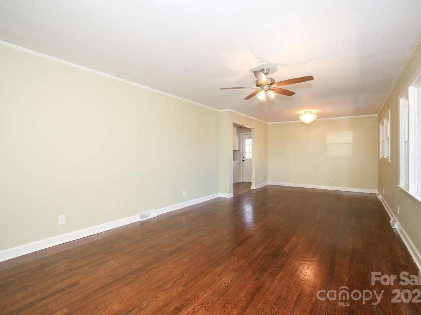 611 Greenbriar Avenue, Rock Hill, SC 29730.  MLS# CAR4299810, YatesRealty ID 3315. Living / Dining Room