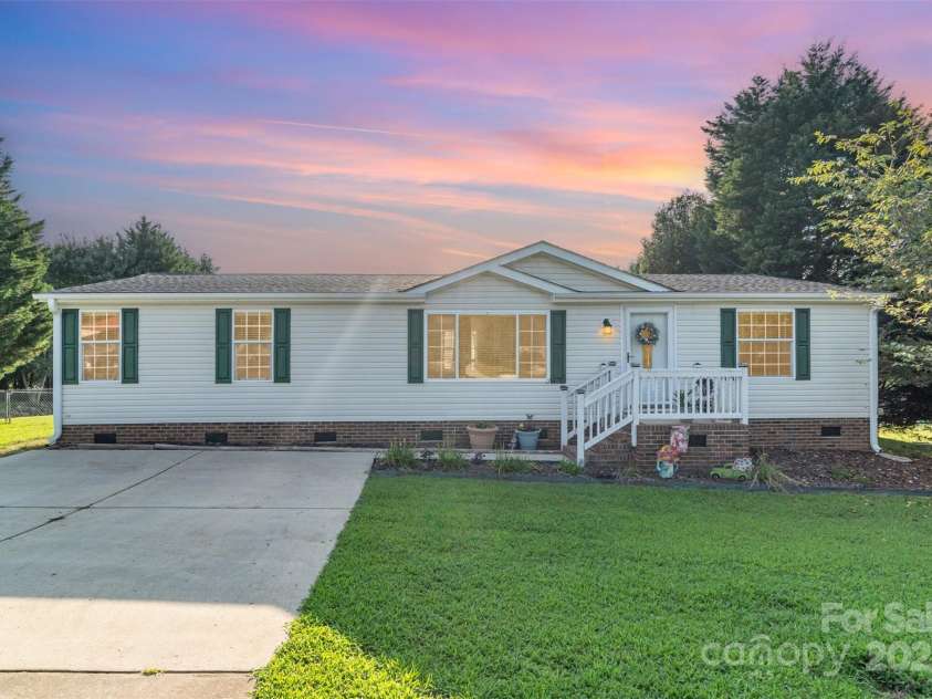 1140 Peppertree Drive, Mount Holly, NC 28120.  MLS# CAR4293992, YatesRealty ID 33154. 