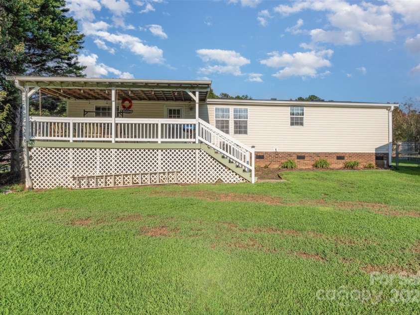 1140 Peppertree Drive, Mount Holly, NC 28120.  MLS# CAR4293992, YatesRealty ID 33154. 