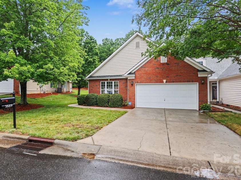 1669 Onyx Ridge, Fort Mill, SC 29708.  MLS# CAR4398188, YatesRealty ID 33155. 