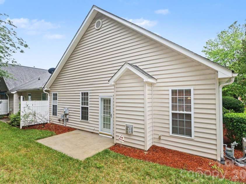 1669 Onyx Ridge, Fort Mill, SC 29708.  MLS# CAR4398188, YatesRealty ID 33155. 