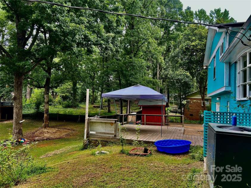 6708 Lynmont Drive, Charlotte, NC 28212.  MLS# CAR4294133, YatesRealty ID 33155. 