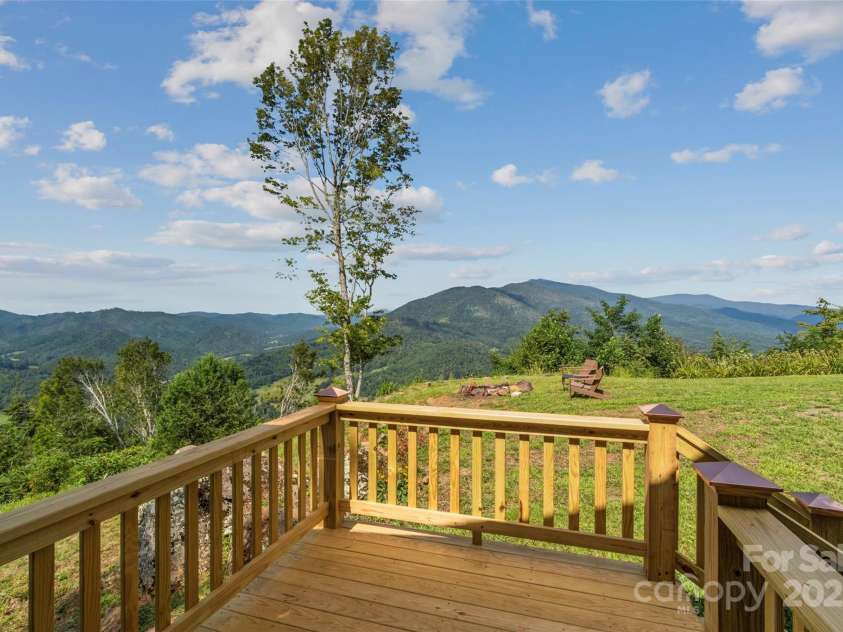 49 Cub Pass, Bakersville, NC 28705.  MLS# CAR4293997, YatesRealty ID 33156. 