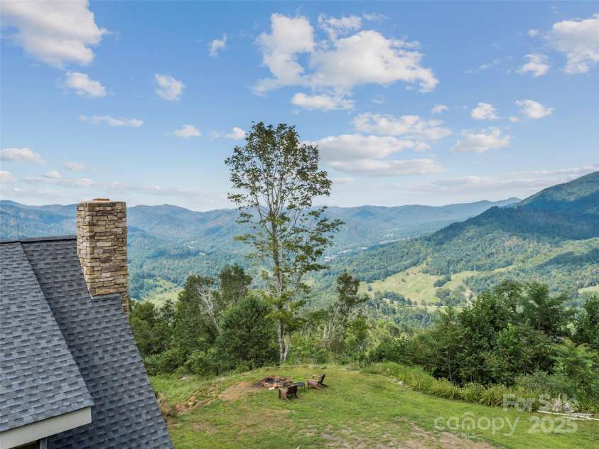 49 Cub Pass, Bakersville, NC 28705.  MLS# CAR4293997, YatesRealty ID 33156. 