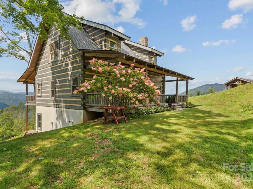 49 Cub Pass, Bakersville, NC 28705.  MLS# CAR4293997, YatesRealty ID 33156. 