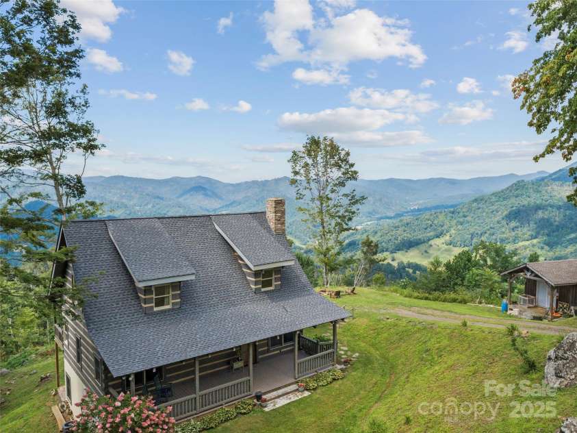 49 Cub Pass, Bakersville, NC 28705.  MLS# CAR4293997, YatesRealty ID 33156. 