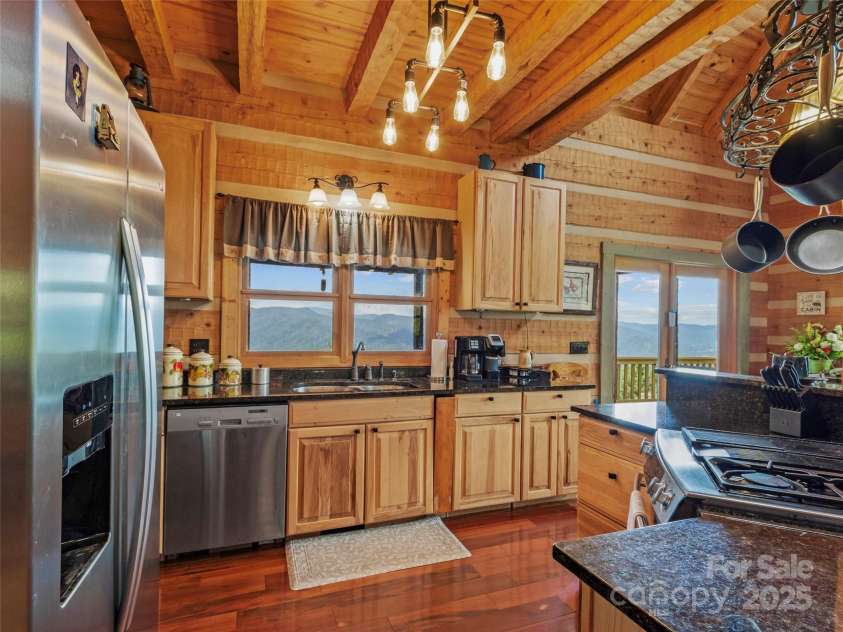 49 Cub Pass, Bakersville, NC 28705.  MLS# CAR4293997, YatesRealty ID 33156. 