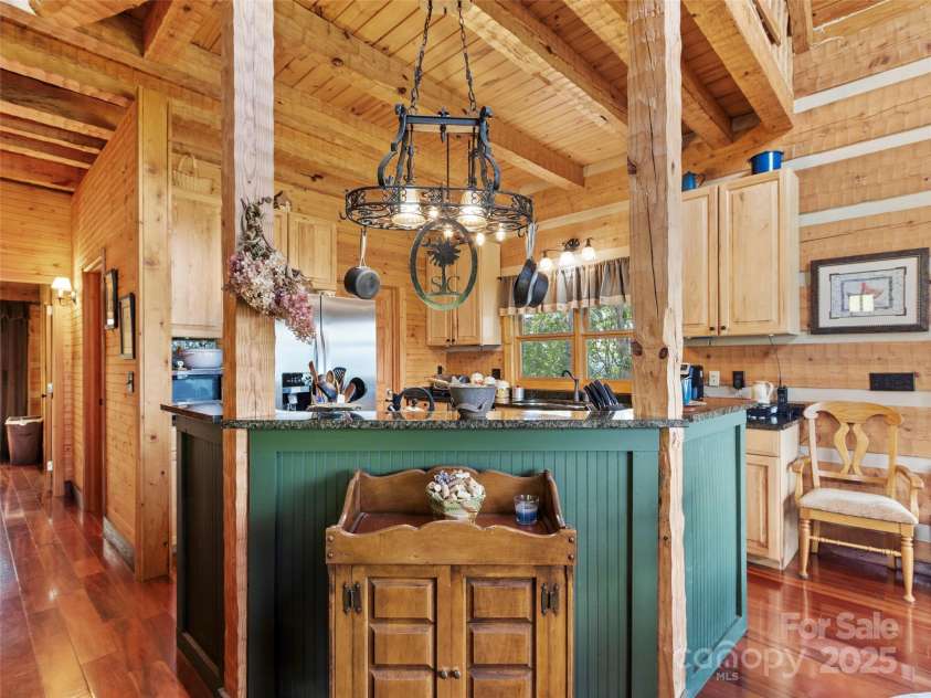 49 Cub Pass, Bakersville, NC 28705.  MLS# CAR4293997, YatesRealty ID 33156. 