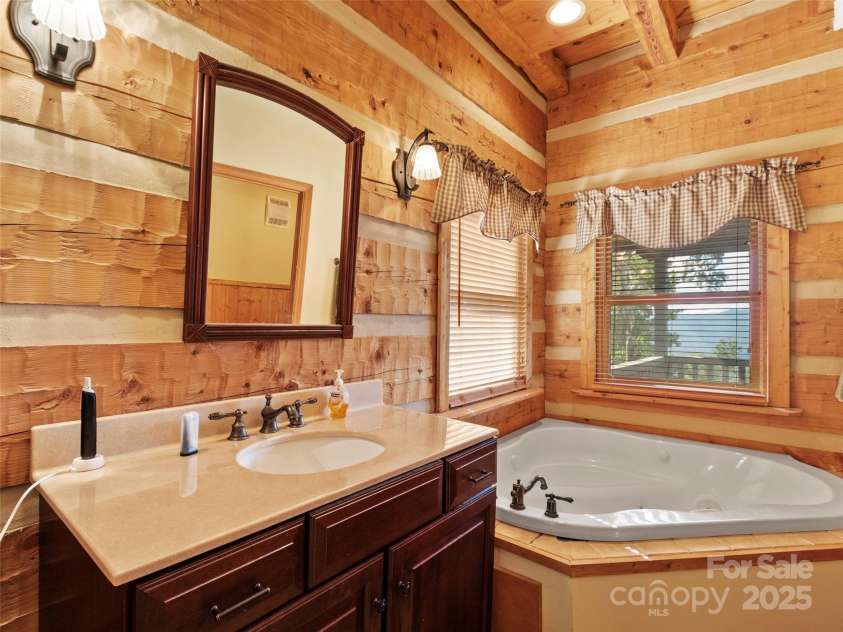 49 Cub Pass, Bakersville, NC 28705.  MLS# CAR4293997, YatesRealty ID 33156. 