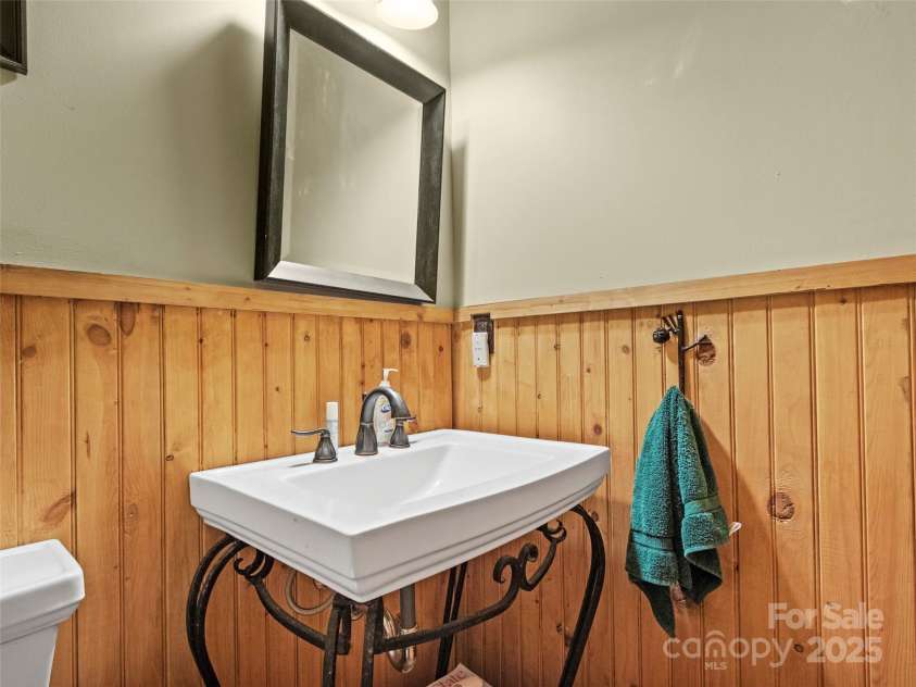 49 Cub Pass, Bakersville, NC 28705.  MLS# CAR4293997, YatesRealty ID 33156. 