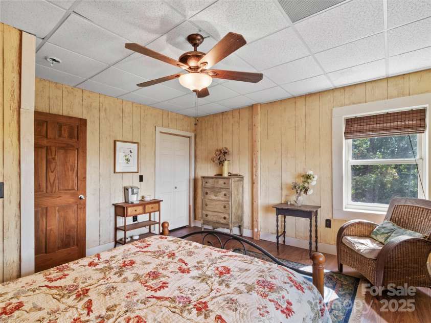 49 Cub Pass, Bakersville, NC 28705.  MLS# CAR4293997, YatesRealty ID 33156. 