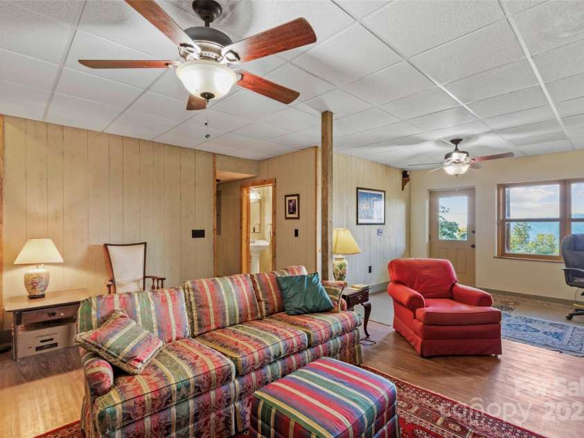 49 Cub Pass, Bakersville, NC 28705.  MLS# CAR4293997, YatesRealty ID 33156. 