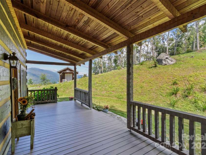 49 Cub Pass, Bakersville, NC 28705.  MLS# CAR4293997, YatesRealty ID 33156. 