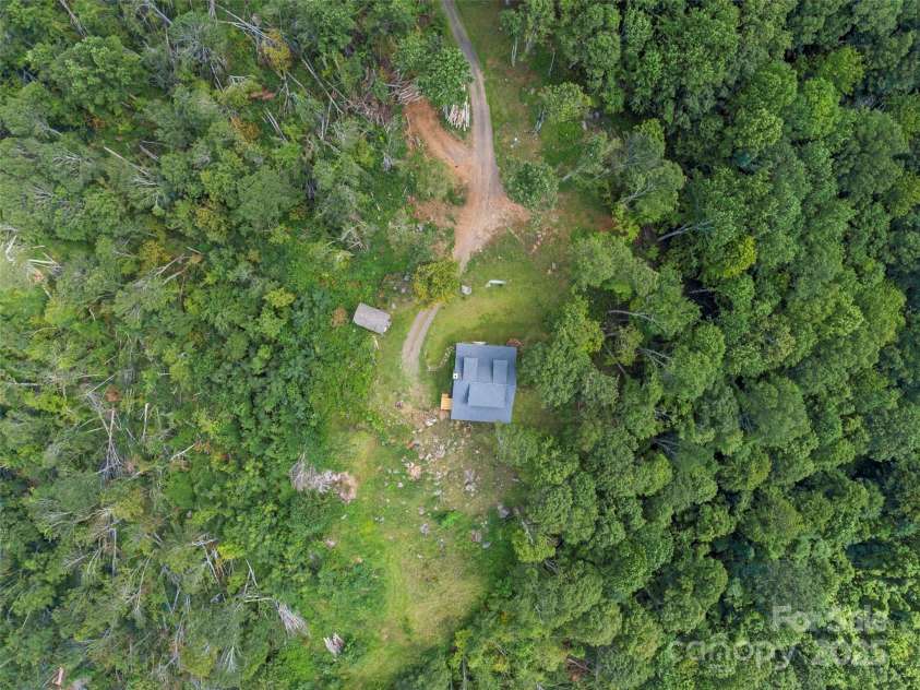 49 Cub Pass, Bakersville, NC 28705.  MLS# CAR4293997, YatesRealty ID 33156. 