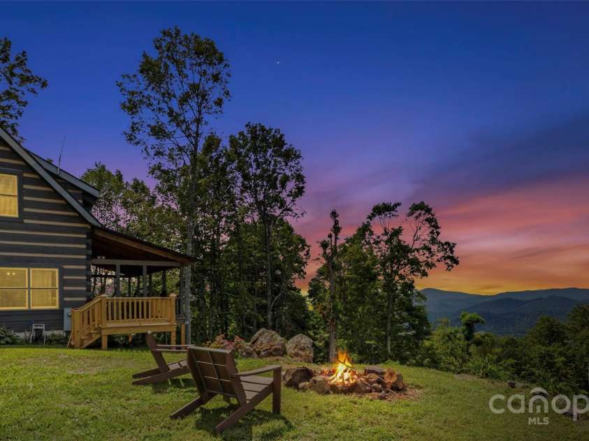 49 Cub Pass, Bakersville, NC 28705.  MLS# CAR4293997, YatesRealty ID 33156. 