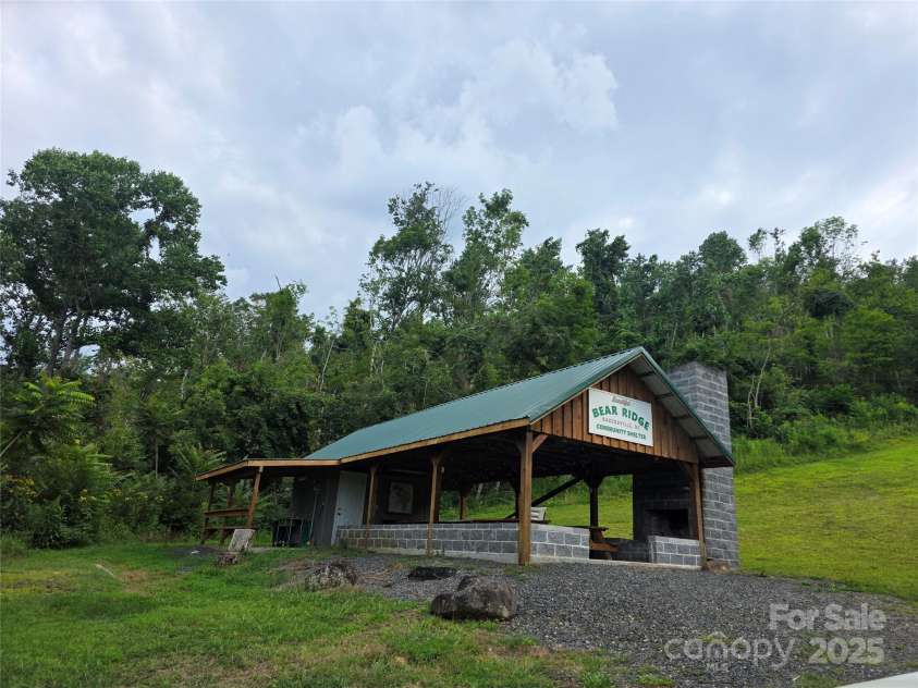 49 Cub Pass, Bakersville, NC 28705.  MLS# CAR4293997, YatesRealty ID 33156. 