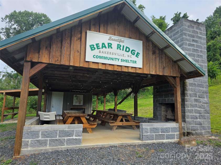 49 Cub Pass, Bakersville, NC 28705.  MLS# CAR4293997, YatesRealty ID 33156. 