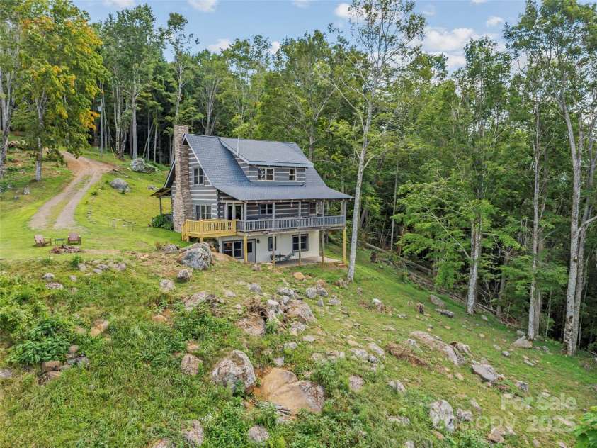 49 Cub Pass, Bakersville, NC 28705.  MLS# CAR4293997, YatesRealty ID 33156. 