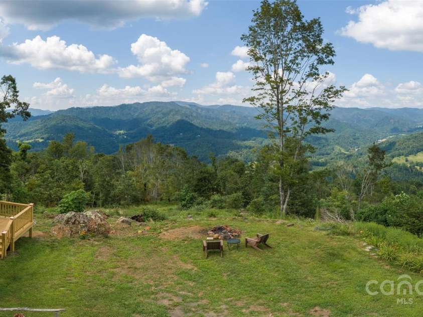 49 Cub Pass, Bakersville, NC 28705.  MLS# CAR4293997, YatesRealty ID 33156. 