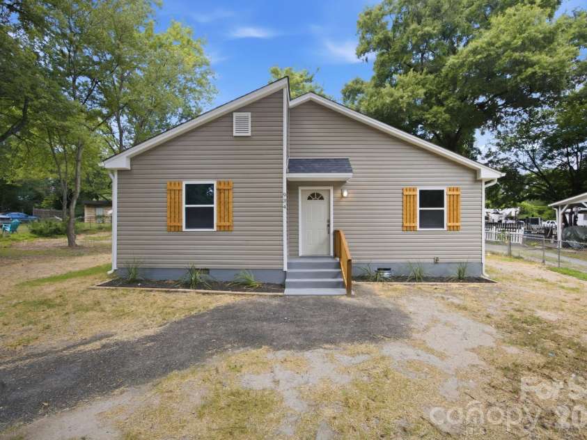 934 Brandon Street, Gastonia, NC 28052.  MLS# CAR4398204, YatesRealty ID 33156. 
