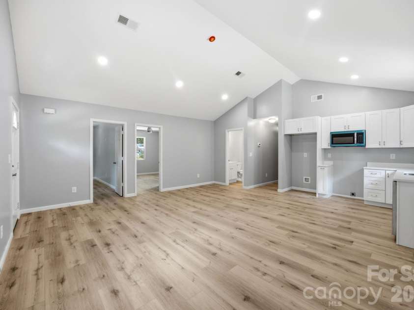 934 Brandon Street, Gastonia, NC 28052.  MLS# CAR4398204, YatesRealty ID 33156. 