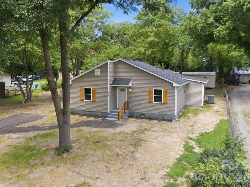 934 Brandon Street, Gastonia, NC 28052.  MLS# CAR4398204, YatesRealty ID 33156. 
