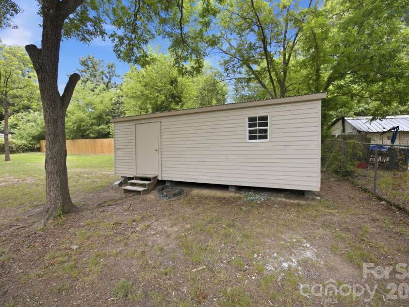 934 Brandon Street, Gastonia, NC 28052.  MLS# CAR4398204, YatesRealty ID 33156. 