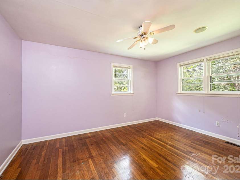 1460 23rd Avenue Place, Hickory, NC 28601.  MLS# CAR4289689, YatesRealty ID 33157. 