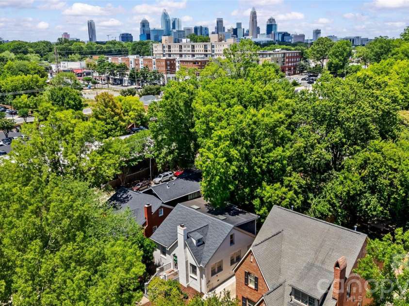 1505 Worthington Avenue, Charlotte, NC 28203.  MLS# CAR4395927, YatesRealty ID 33159. 