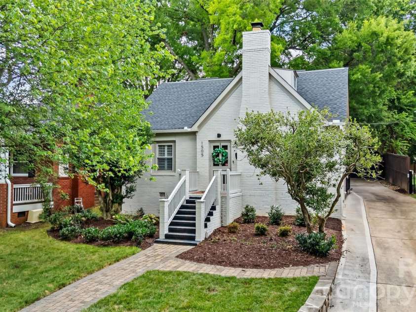 1505 Worthington Avenue, Charlotte, NC 28203.  MLS# CAR4395927, YatesRealty ID 33159. 