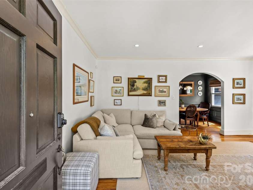1505 Worthington Avenue, Charlotte, NC 28203.  MLS# CAR4395927, YatesRealty ID 33159. 