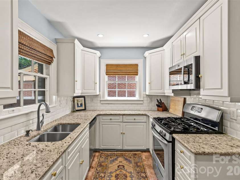1505 Worthington Avenue, Charlotte, NC 28203.  MLS# CAR4395927, YatesRealty ID 33159. 