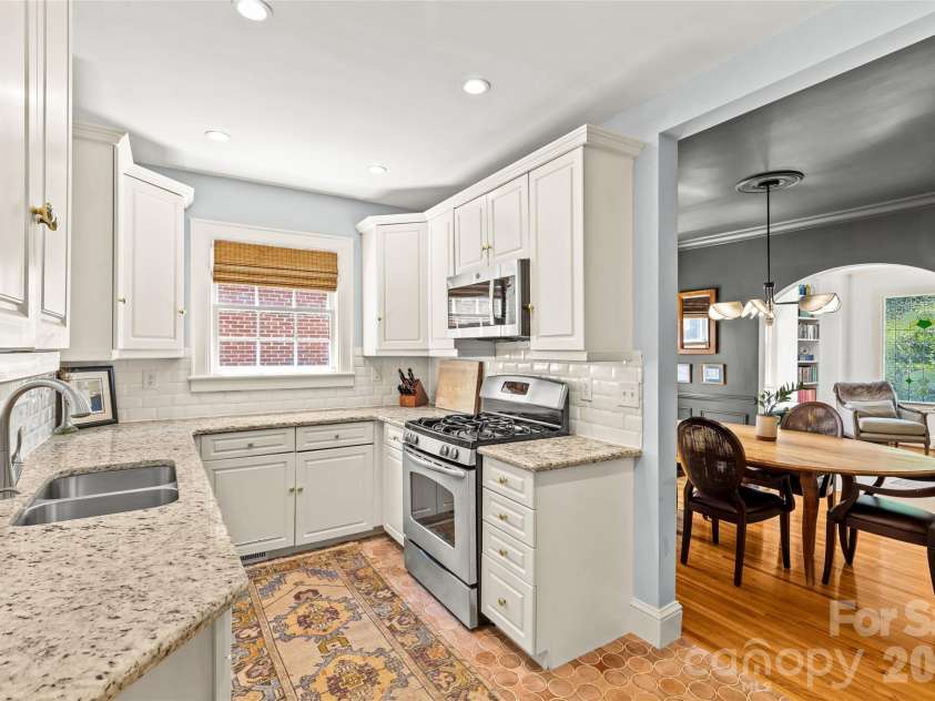 1505 Worthington Avenue, Charlotte, NC 28203.  MLS# CAR4395927, YatesRealty ID 33159. 