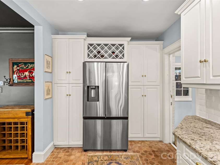 1505 Worthington Avenue, Charlotte, NC 28203.  MLS# CAR4395927, YatesRealty ID 33159. 