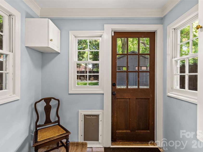 1505 Worthington Avenue, Charlotte, NC 28203.  MLS# CAR4395927, YatesRealty ID 33159. 