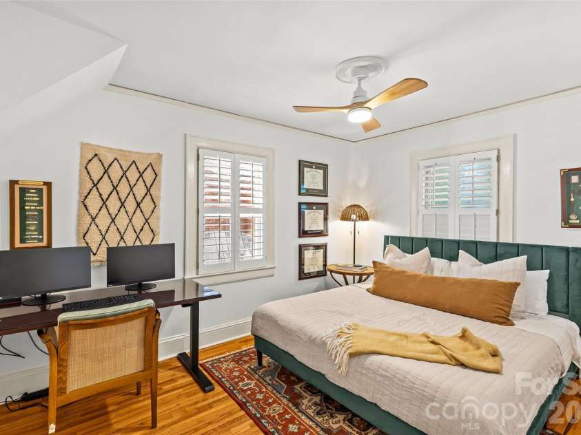 1505 Worthington Avenue, Charlotte, NC 28203.  MLS# CAR4395927, YatesRealty ID 33159. 