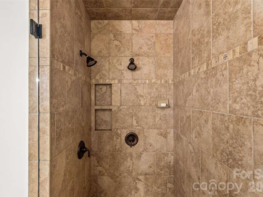 1505 Worthington Avenue, Charlotte, NC 28203.  MLS# CAR4395927, YatesRealty ID 33159. 