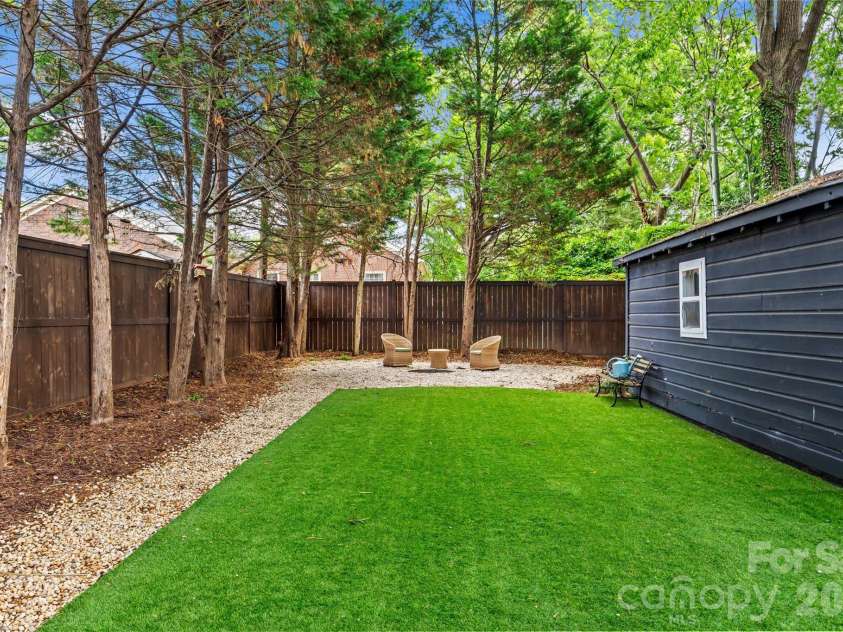 1505 Worthington Avenue, Charlotte, NC 28203.  MLS# CAR4395927, YatesRealty ID 33159. 