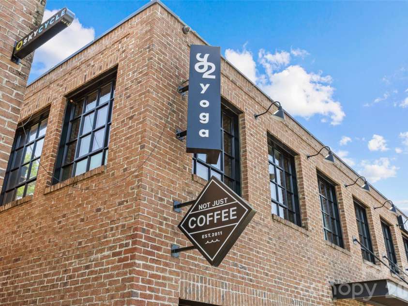 1505 Worthington Avenue, Charlotte, NC 28203.  MLS# CAR4395927, YatesRealty ID 33159. 