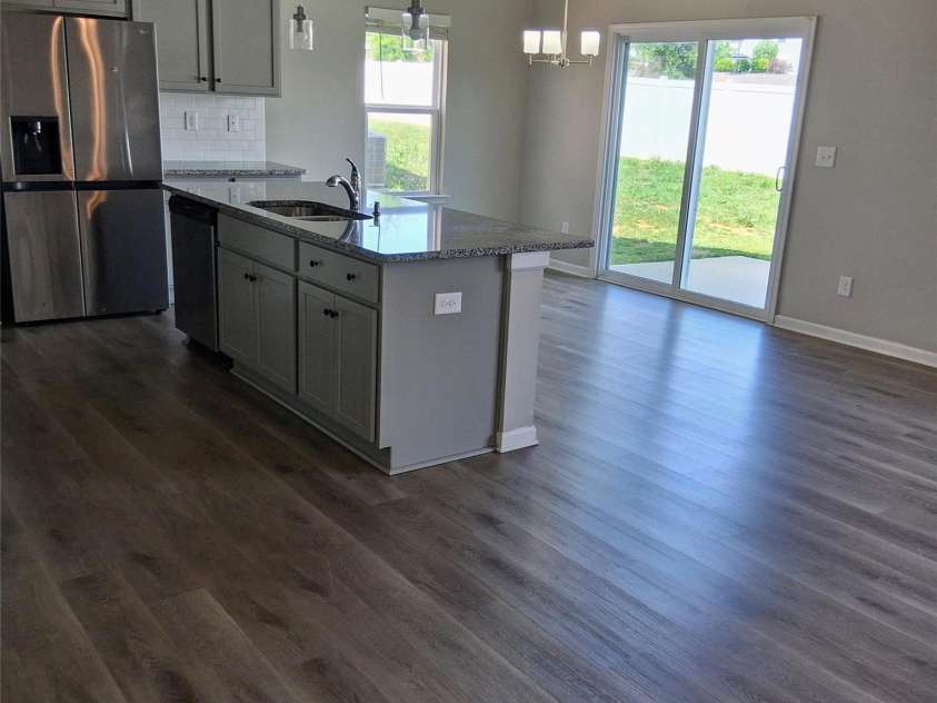4213 Stoneygreen Lane, Charlotte, NC 28215.  MLS# CAR4428163, YatesRealty ID 33160. 