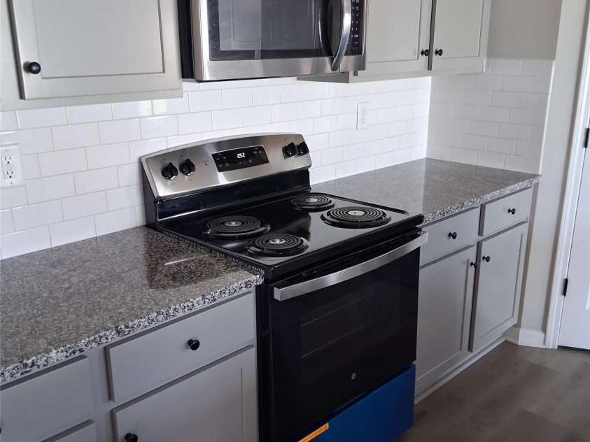 4213 Stoneygreen Lane, Charlotte, NC 28215.  MLS# CAR4428163, YatesRealty ID 33160. 