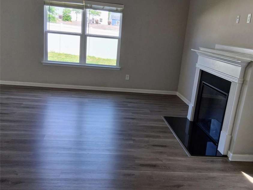 4213 Stoneygreen Lane, Charlotte, NC 28215.  MLS# CAR4428163, YatesRealty ID 33160. 