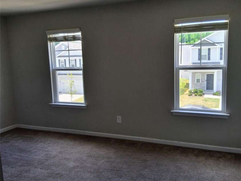 4213 Stoneygreen Lane, Charlotte, NC 28215.  MLS# CAR4428163, YatesRealty ID 33160. 