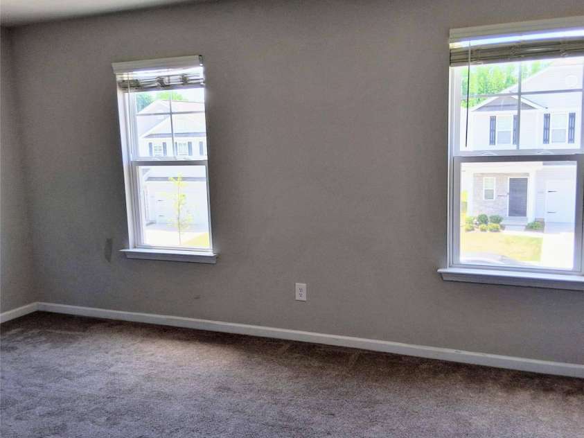 4213 Stoneygreen Lane, Charlotte, NC 28215.  MLS# CAR4428163, YatesRealty ID 33160. 