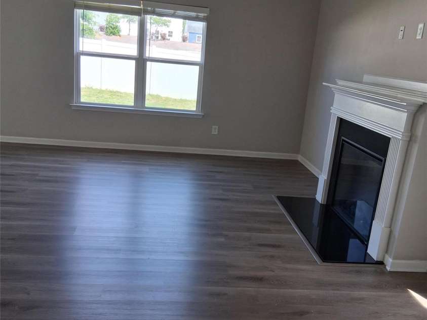 4213 Stoneygreen Lane, Charlotte, NC 28215.  MLS# CAR4428163, YatesRealty ID 33160. 