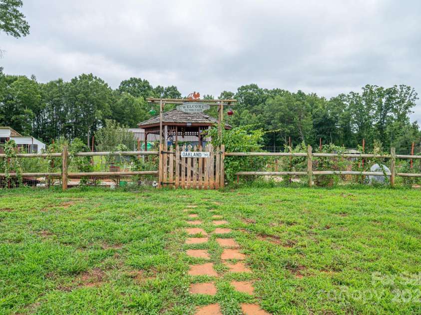 1484 Null Road, Lincolnton, NC 28092.  MLS# CAR4293339, YatesRealty ID 33161. Gardens