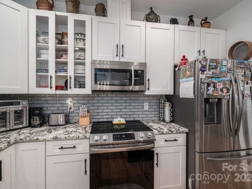 1484 Null Road, Lincolnton, NC 28092.  MLS# CAR4293339, YatesRealty ID 33161. Kitchen