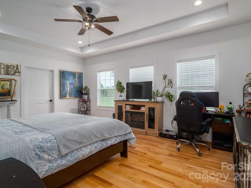 1484 Null Road, Lincolnton, NC 28092.  MLS# CAR4293339, YatesRealty ID 33161. Primary Bedroom