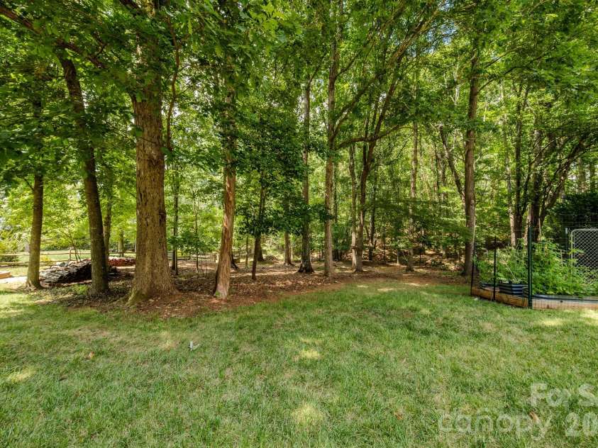 5910 Summerston Place, Charlotte, NC 28277.  MLS# CAR4396014, YatesRealty ID 33161. Backyard